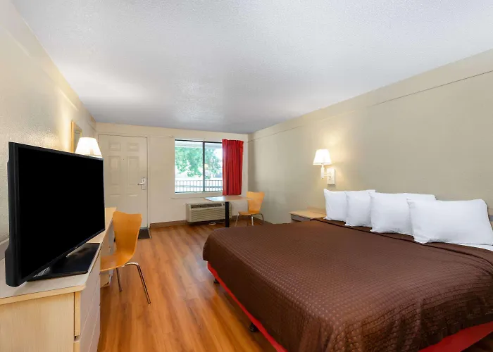 Travelodge By Wyndham Essington / Philadelphia Airport