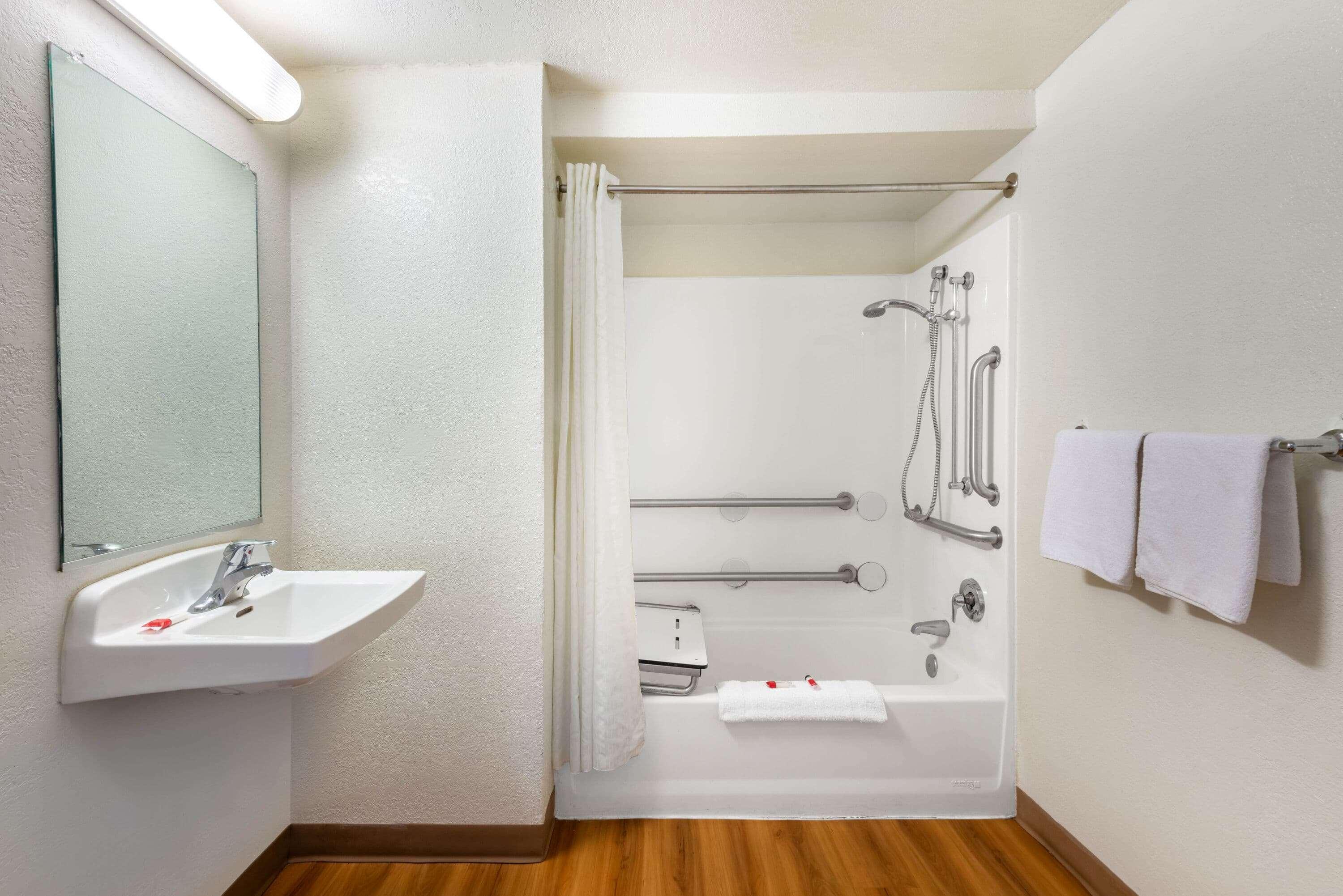 Hotel Travelodge By Wyndham / Philadelphia Airport 2*