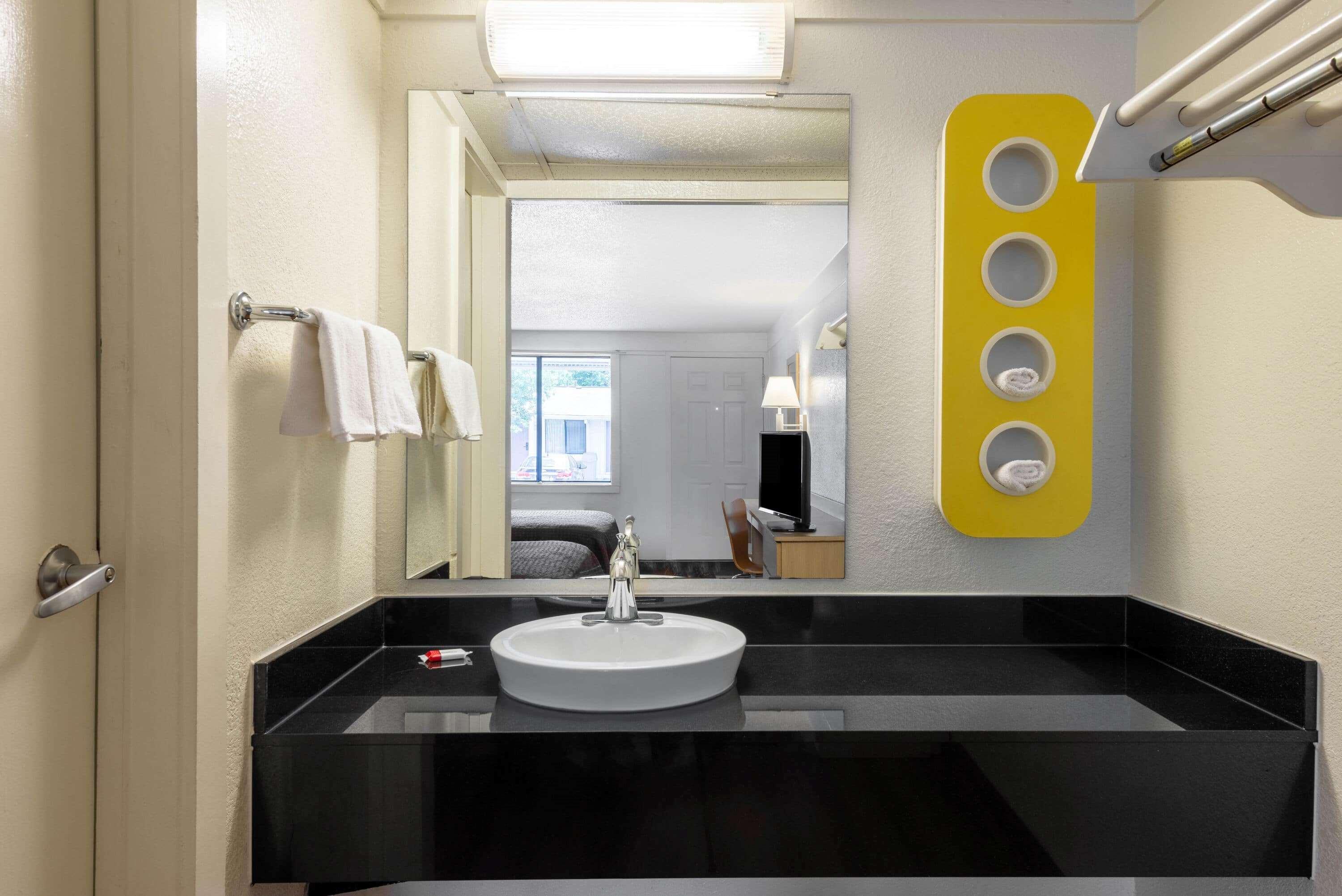 Travelodge By Wyndham / Philadelphia Airport
