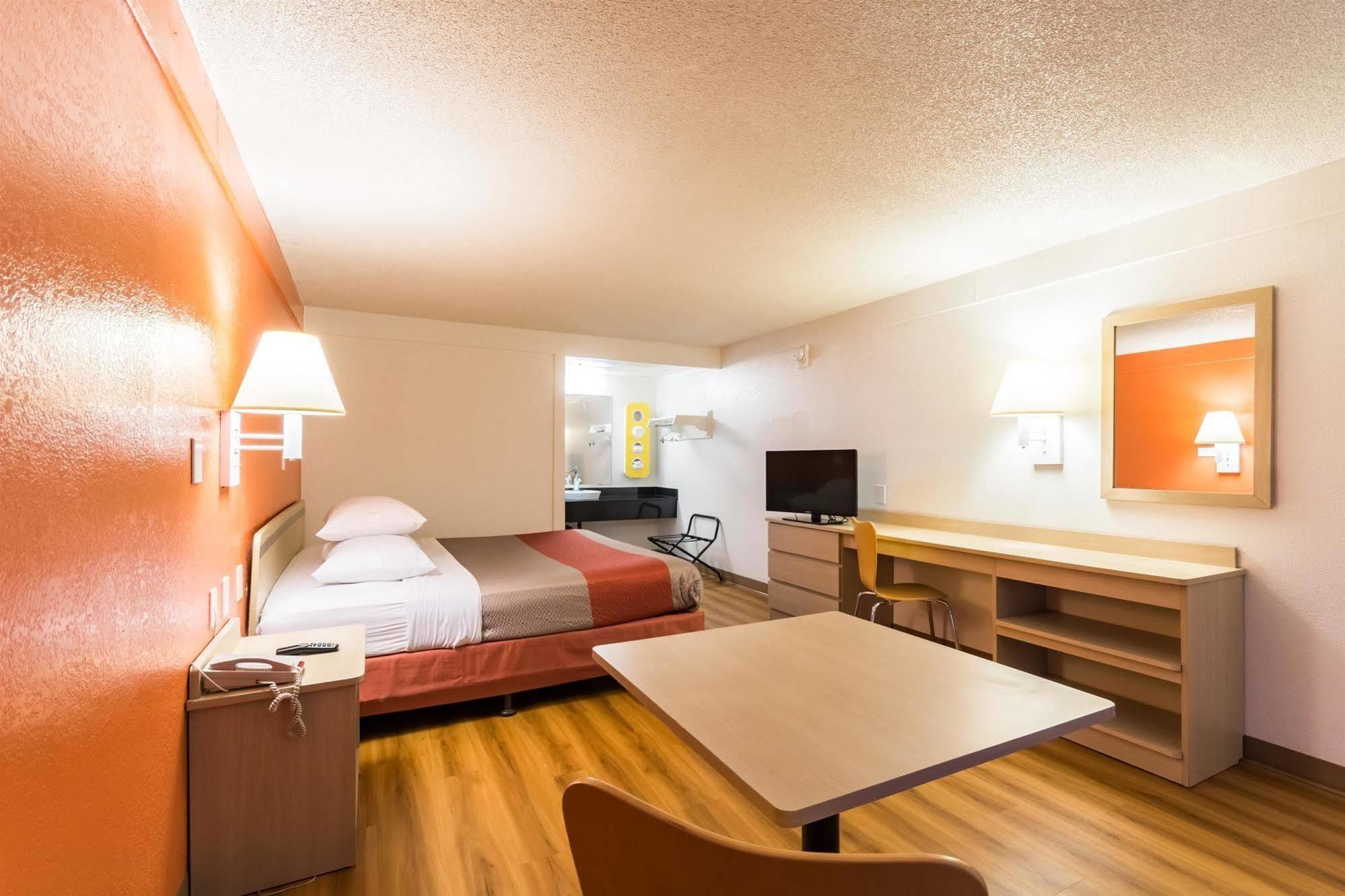 Travelodge By Wyndham / Philadelphia Airport