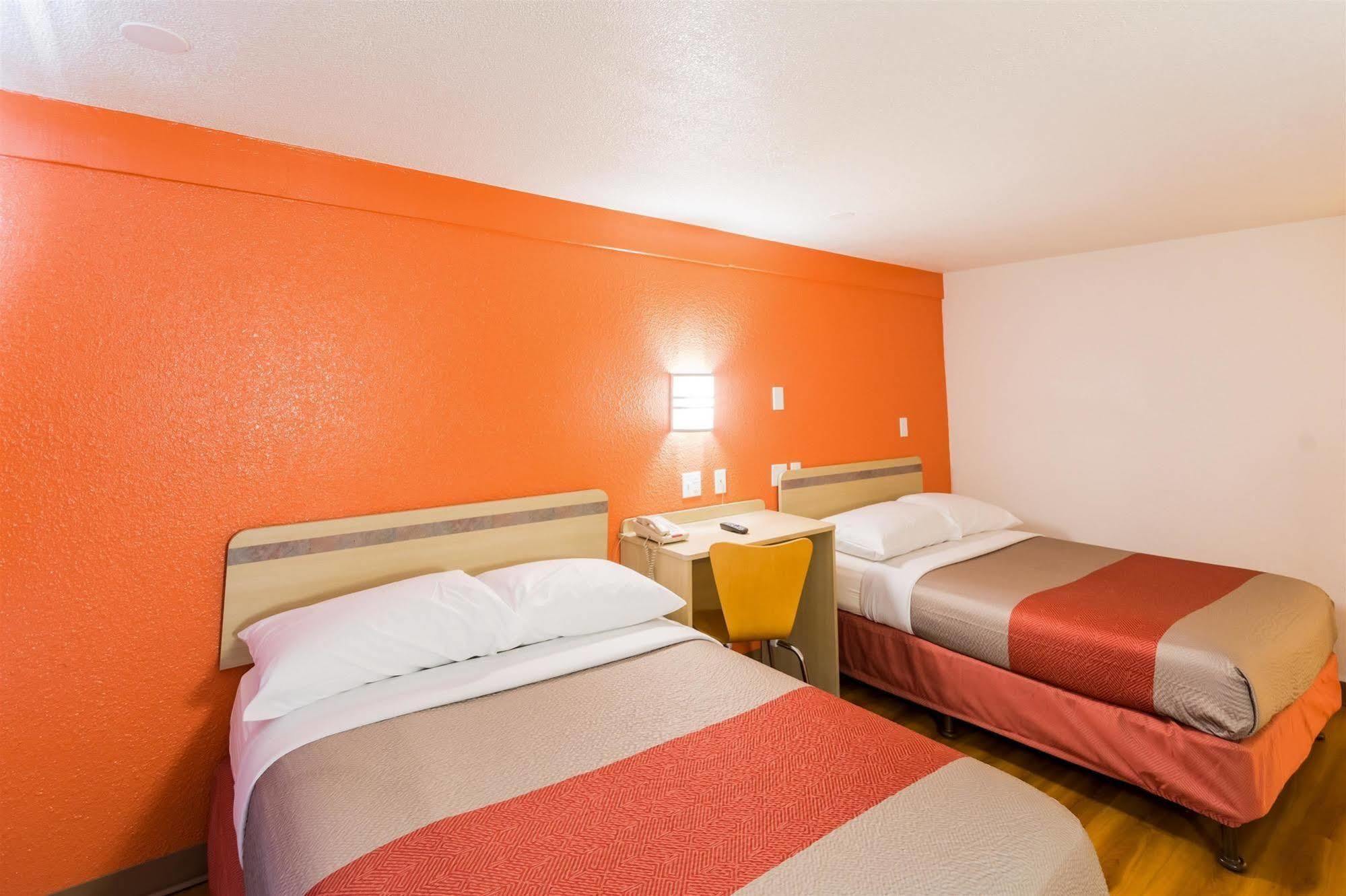 Travelodge By Wyndham / Philadelphia Airport 2*