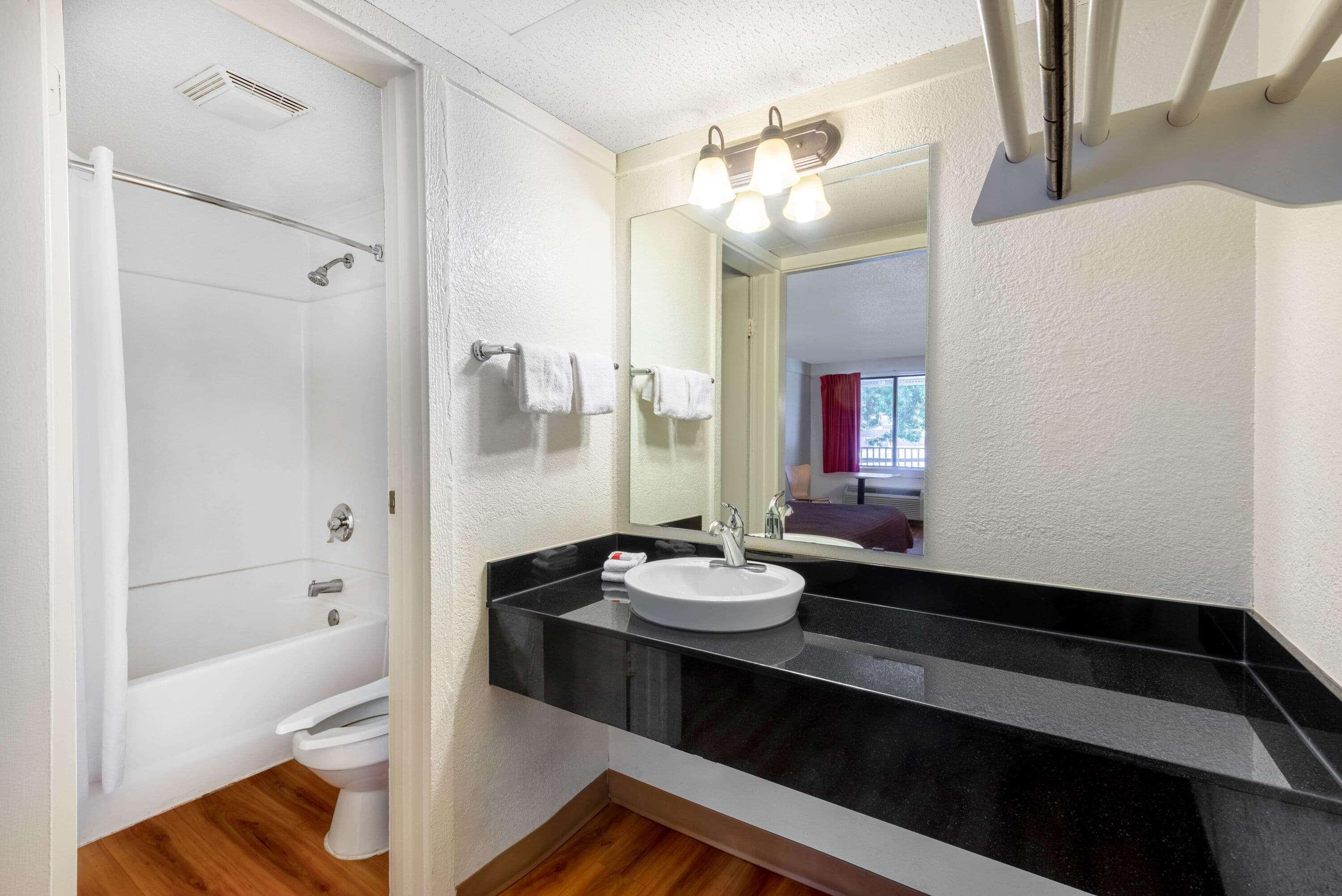 Hotel Travelodge By Wyndham / Philadelphia Airport 2*
