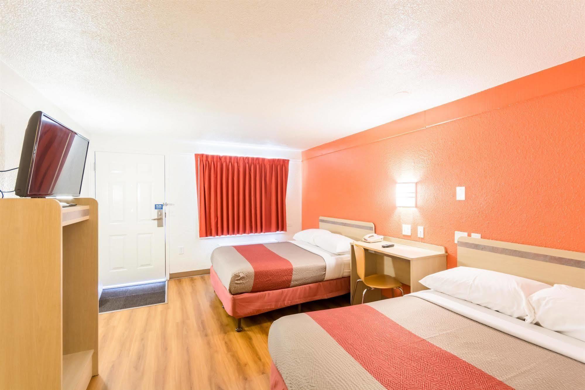 Travelodge By Wyndham / Philadelphia Airport Hotel